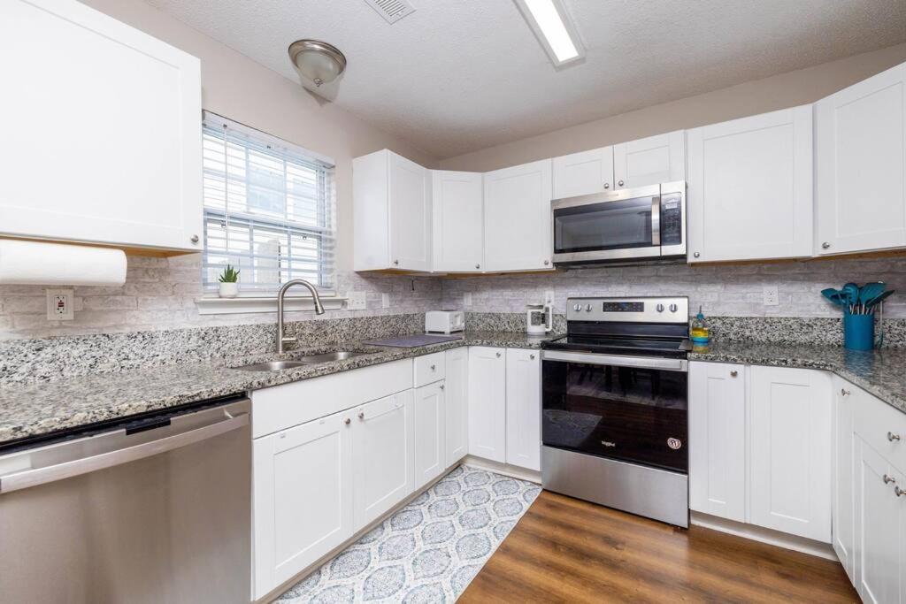 Queen City Family-Friendly Entire House, Charlotte Exterior photo