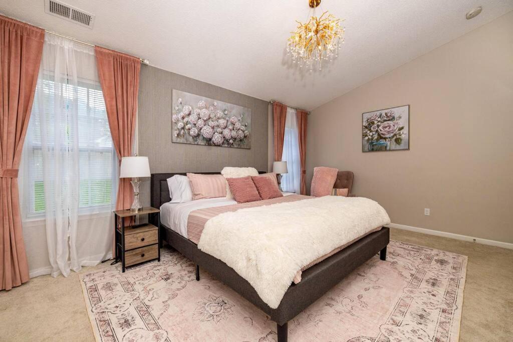 Queen City Family-Friendly Entire House, Charlotte Exterior photo